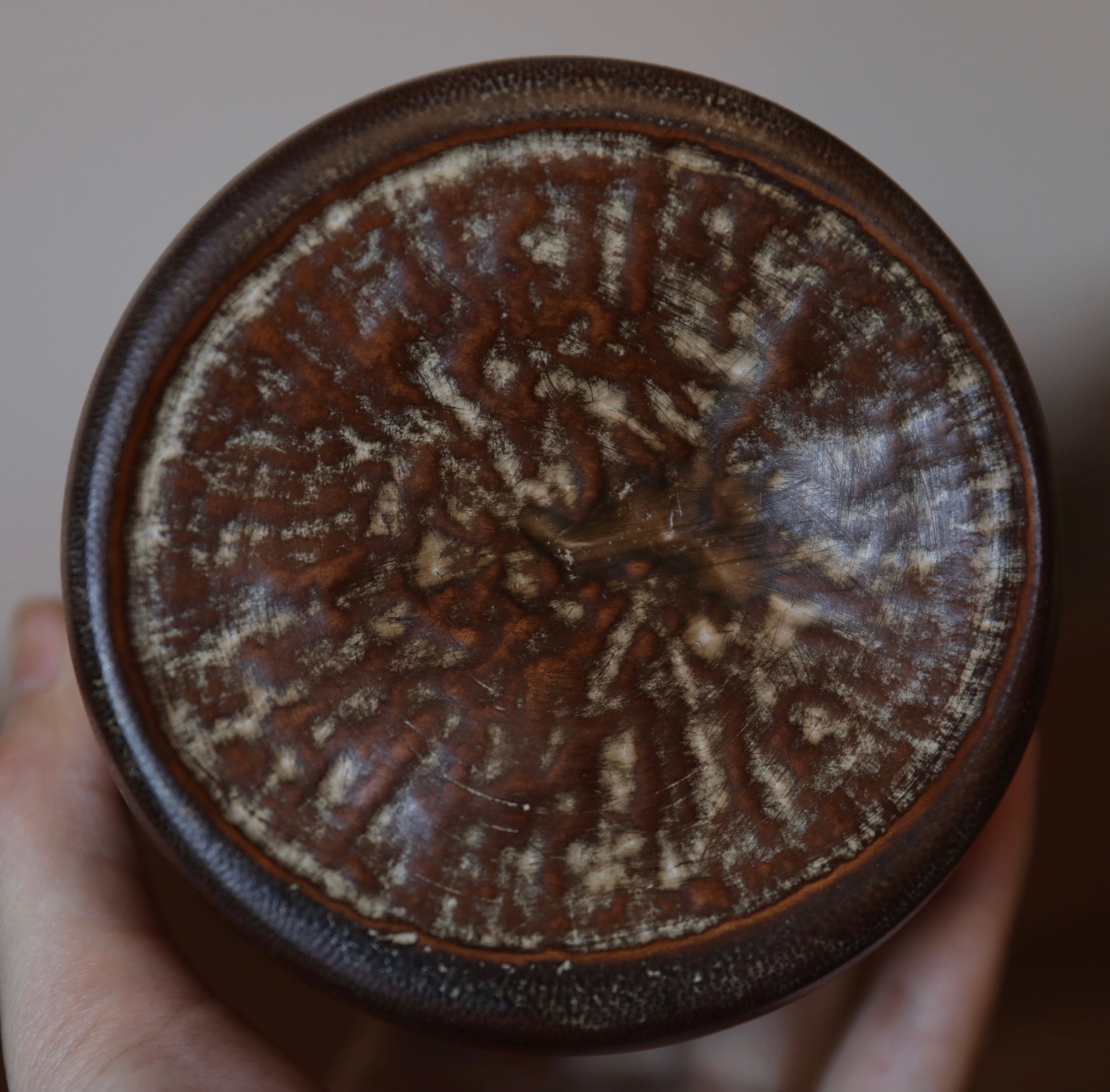 bamboo tea caddy, carved bamboo tea canister, leaf pattern tea jar, airtight tea storage, handcrafted tea container, wood engraving art, Piexlculpt Studio, artisan bamboo crafts, japanese tea box, loose leaf storage jar