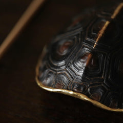 turtle shell tea scoop, handcrafted tea utensil, silver inlay tea tool, golden edge bamboo tea scoop, wooden tea accessories, gongfu tea ceremony, artisan tea ware, tea leaf holder, Piexlculpt Studio, wood engraving art