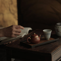 The Yunshi Bamboo Tray by Piexlculpt combines natural bamboo warmth with refined tin edging. Handcrafted with minimalist design and subtle textures, it embodies the quiet harmony of wabi-sabi aesthetics