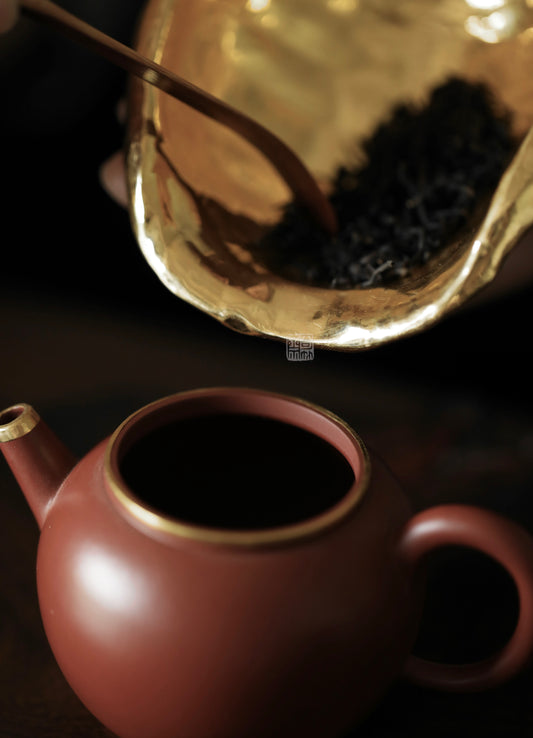 turtle shell tea scoop, handcrafted tea utensil, silver inlay tea tool, golden edge bamboo tea scoop, wooden tea accessories, gongfu tea ceremony, artisan tea ware, tea leaf holder, Piexlculpt Studio, wood engraving art